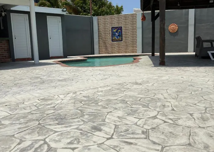 House With Pool In Santa Cruz